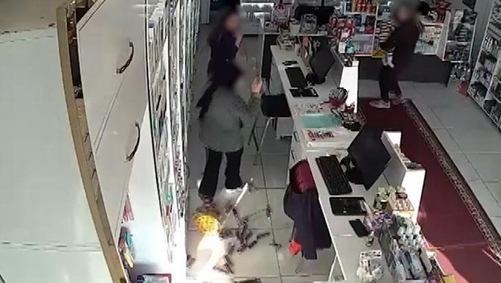 Kayseri'de Eczaneye Taşlı Saldırı: Fark Ücreti Tartışması Kanlı Bitti