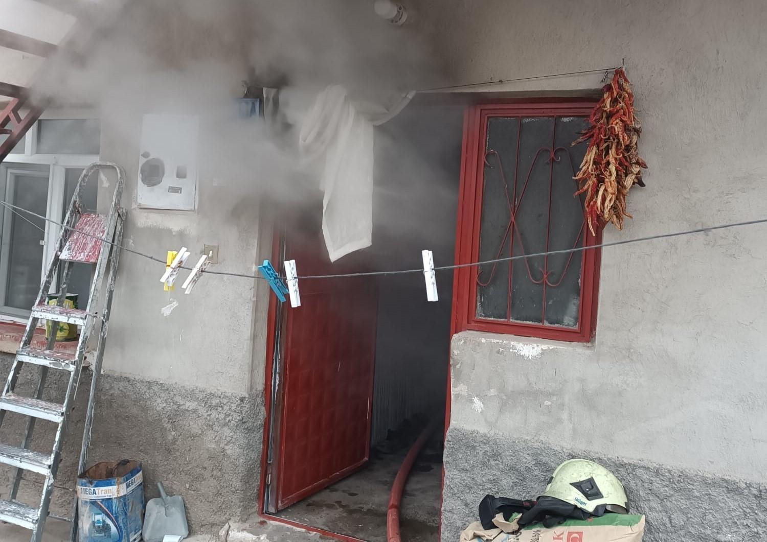 Konya'da İki Katlı Evde Yangın: Bir Can Kaybı, Bir Yaralı