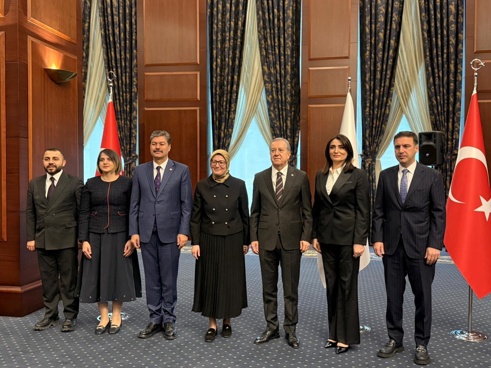 Siyasi Partiler Bayramlaşma Ziyaretleriyle Gündemi Değerlendirdi
