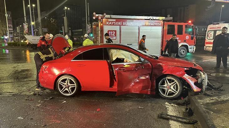 Kayseri'de Trafik Kazası: İki Kişi Yaralandı