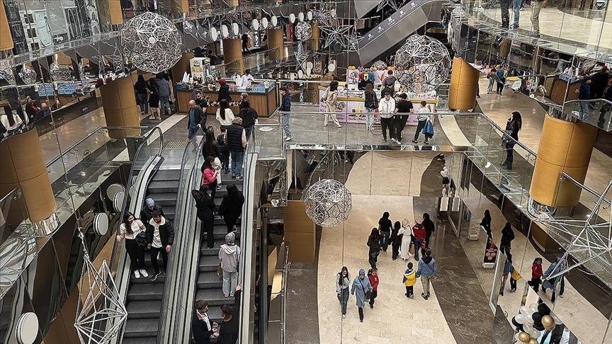AVM'den Tartışmalı Yaş Kararı: Hafta Sonu 18 Yaş Altı Gençlere Yasak Geldi