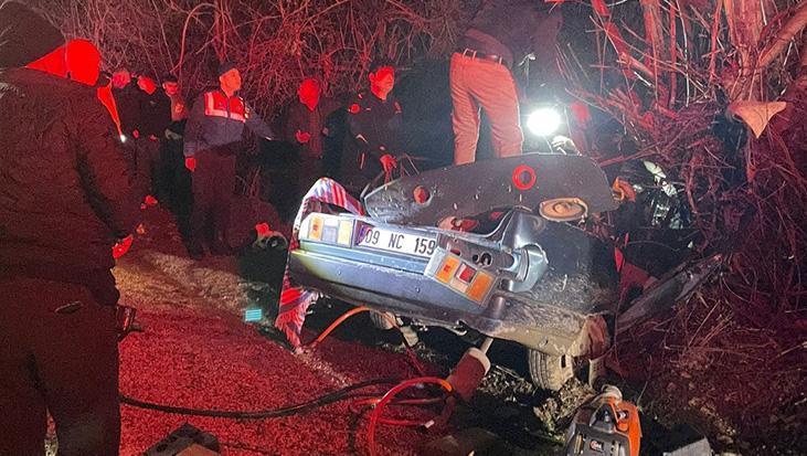 Antalya'da Gece Yarısı Ölümcül Kaza: Ağaca Çarpan Otomobilde 3 Can Kaybı