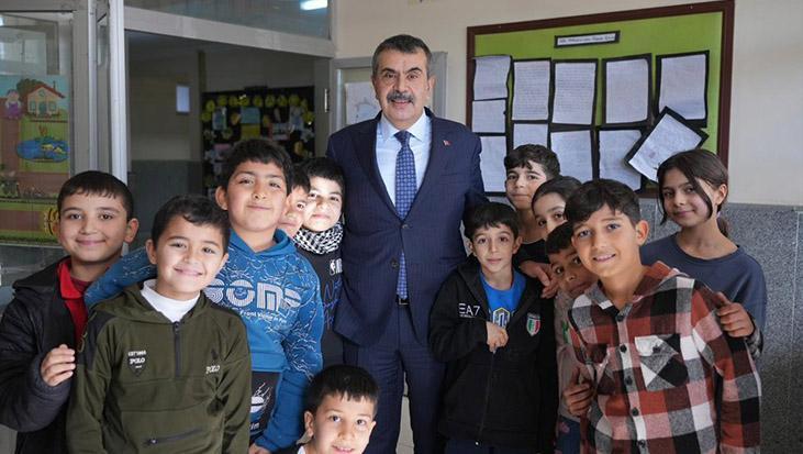 MEB'den Yeni Eğitim Hamlesi: 'Türkiye Yüzyılı Maarif Modeli'ne Uygun Öğrenme Etkinlikleri Seti Yayınlandı