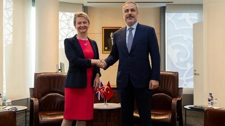 Hakan Fidan ve Yvette Cooper'dan Bölgesel Barış Görüşmesi