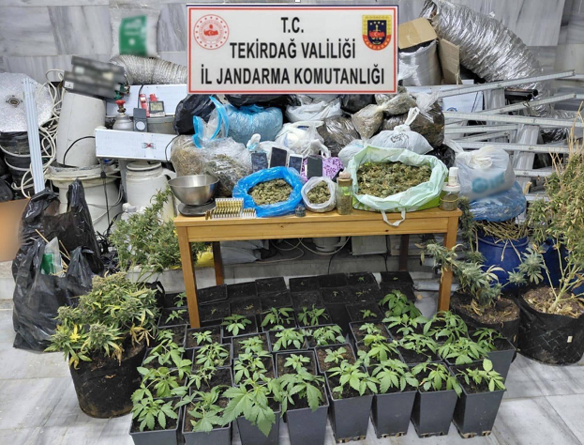 Tekirdağ'da Uyuşturucu Üretim Tesisi Deşifre Edildi: Ev Değil, 'Laboratuvar' Çıktı