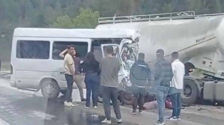 Isparta-Antalya Karayolunda Ağır Kaza: 7 Kişi Hayatını Kaybetti, 7 Yaralı