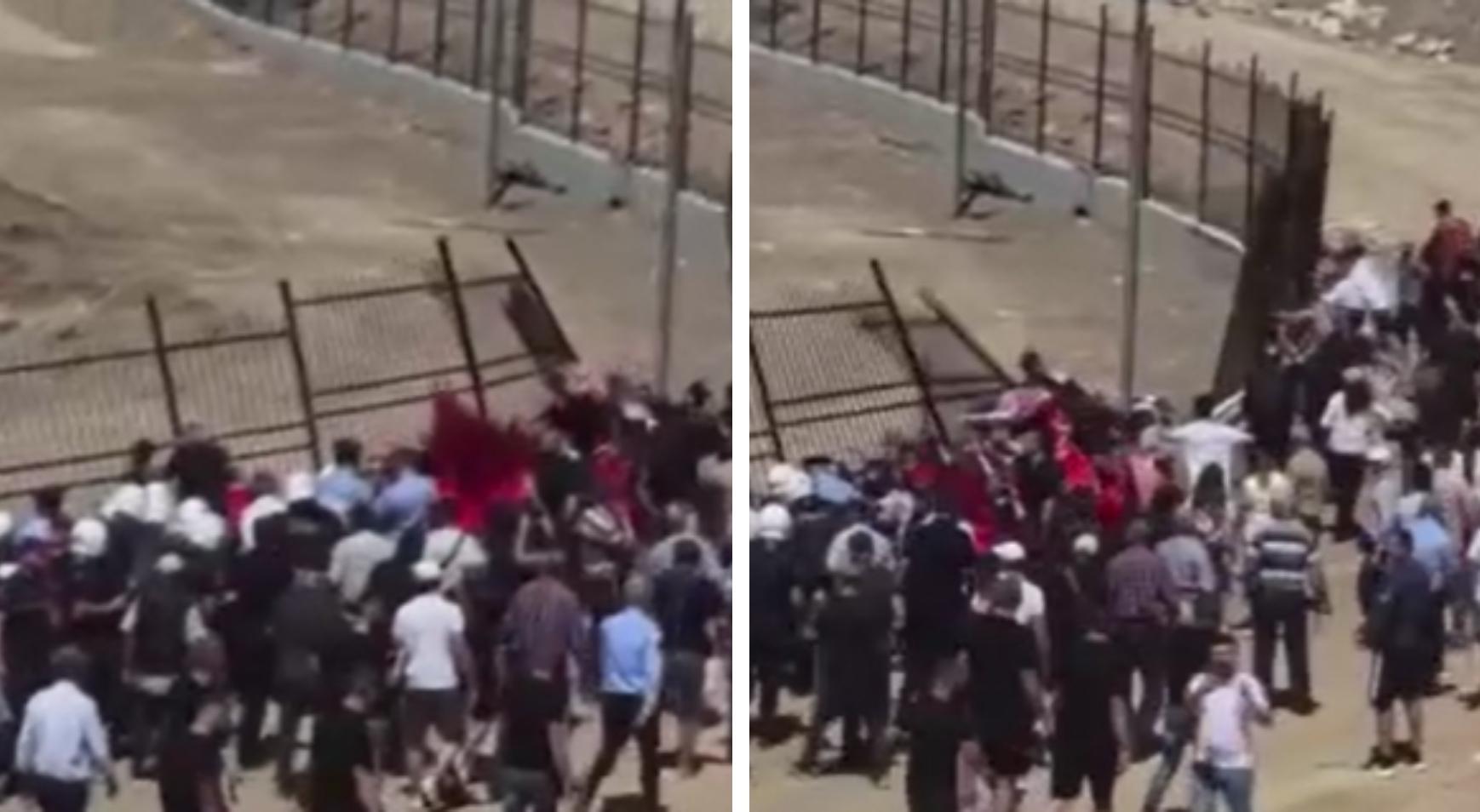 Arnavutluk'ta Lüks Turizm Projesine Karşı Devrim Sloganlarıyla Protesto