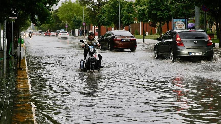 AFAD’dan 22 İl İçin Sarı Kodlu Meteorolojik Uyarı: Sel ve Dolu Riskine Dikkat