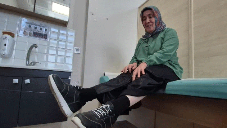 51 Yaşında İlk Defa Ayakkabı Giyen Kadının Doktoruyla Mücadele Hikayesi